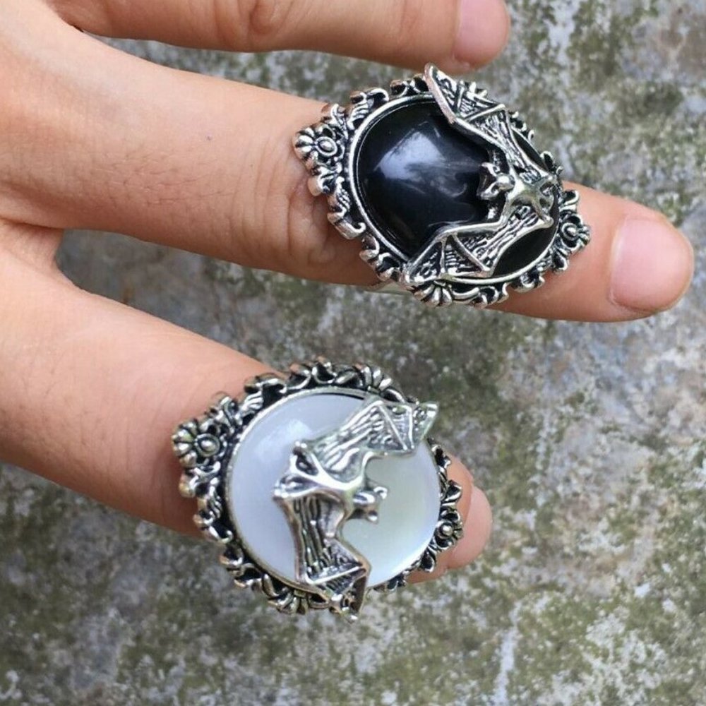 Gothic Bat in Flight White Cameo Ring - Picture 2 of 3